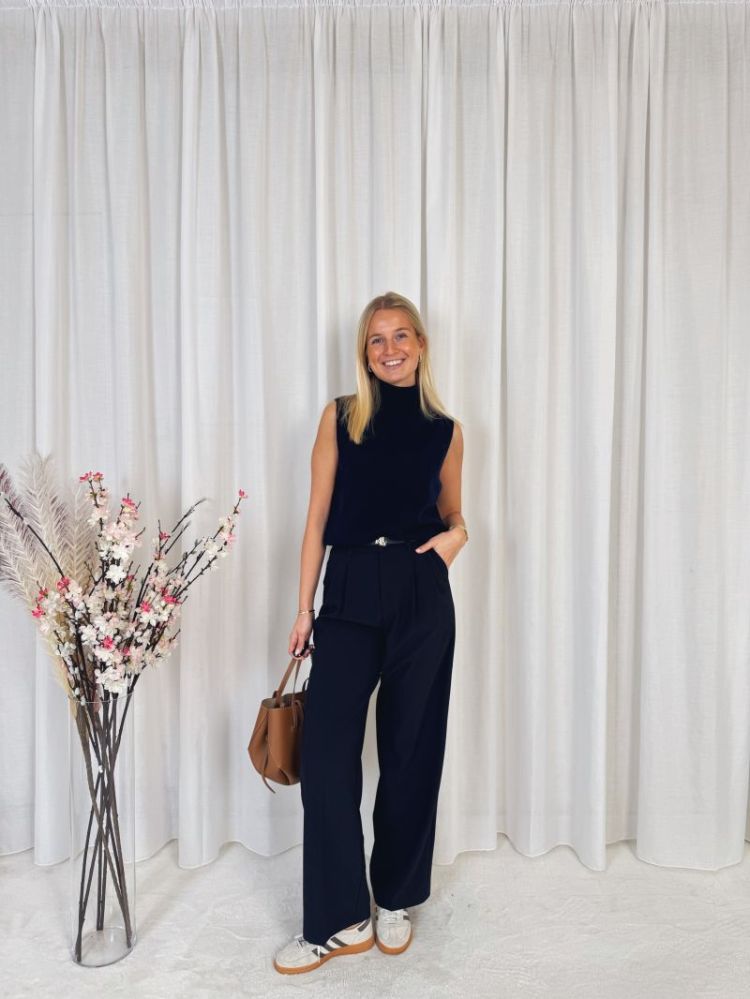 Liva Sleeveless Turtleneck Top Navy