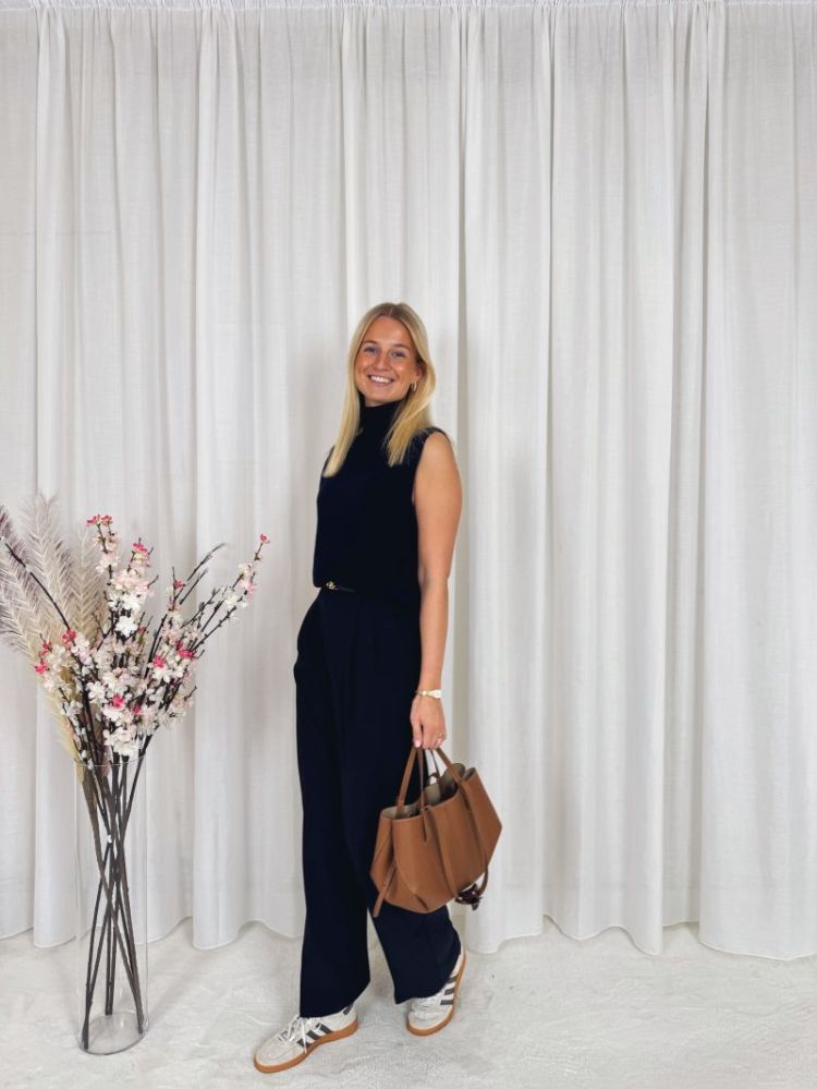 Liva Sleeveless Turtleneck Top Navy