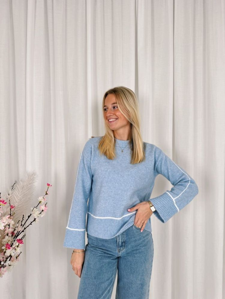 Jinie Knit Pullover Powder Blue