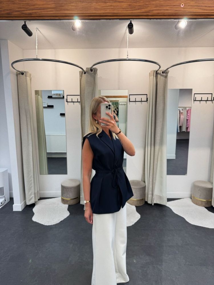 Anne Sleeveless Strap Blazer Navy