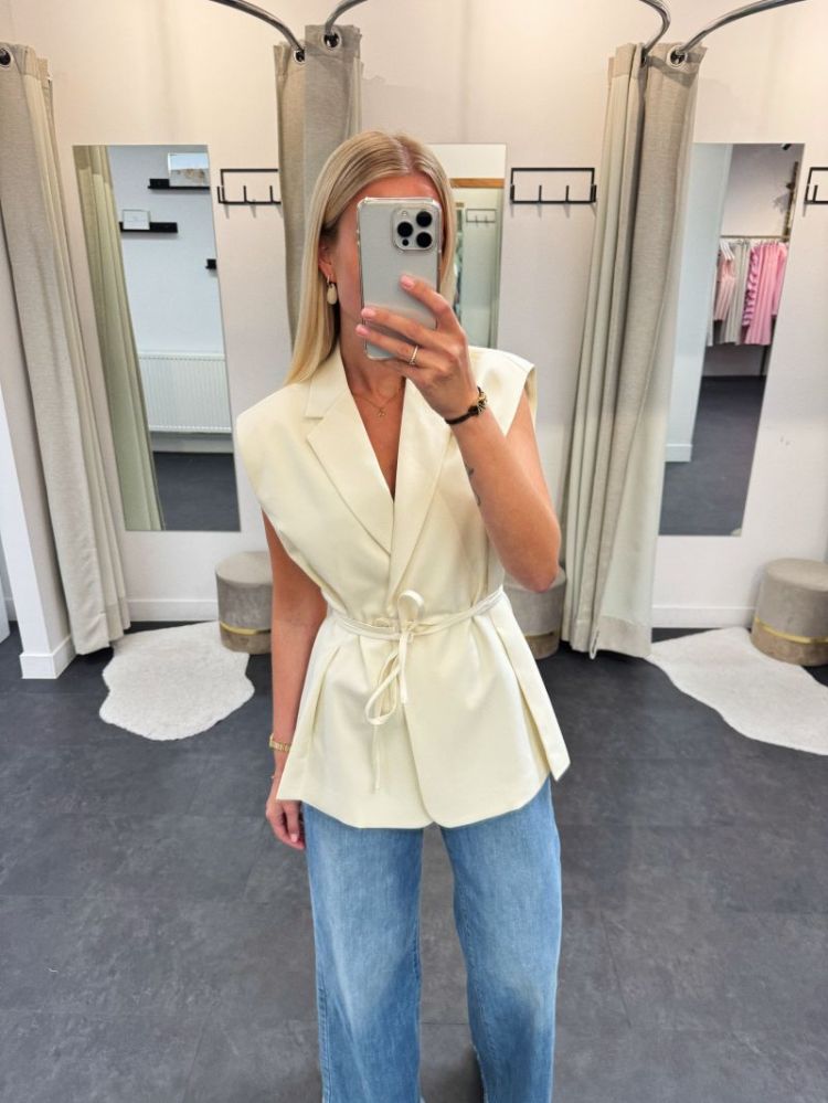 Anne Sleeveless Strap Blazer Ecru