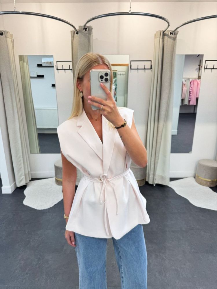 Anne Sleeveless Strap Blazer Light Pink