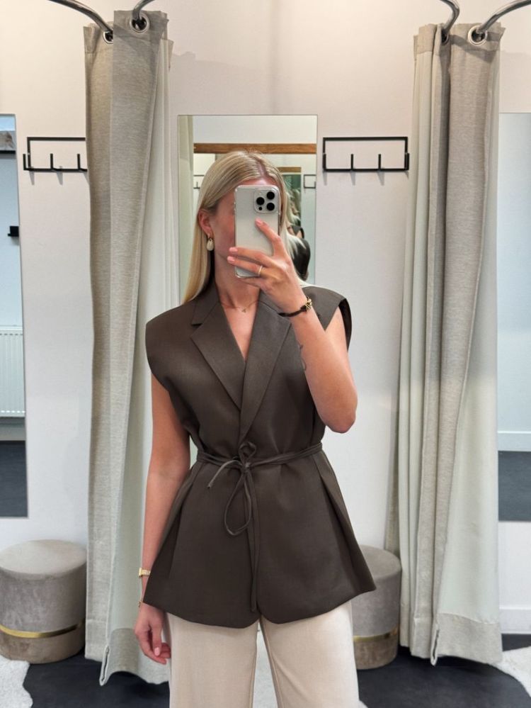 Anne Sleeveless Strap Blazer Brown