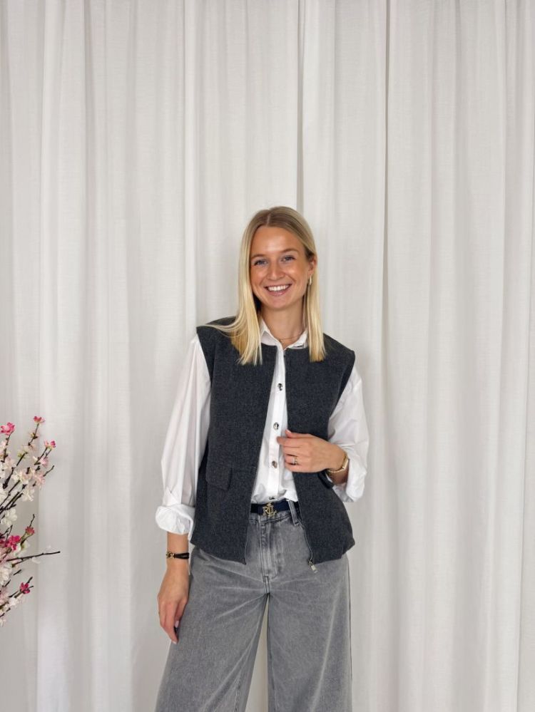 Kyra Sleeveless Jacket Grey