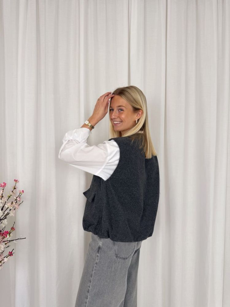 Kyra Sleeveless Jacket Grey