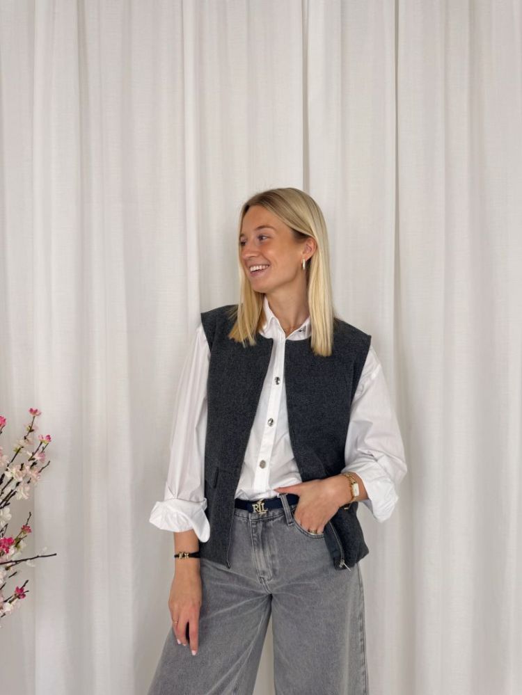 Kyra Sleeveless Jacket Grey