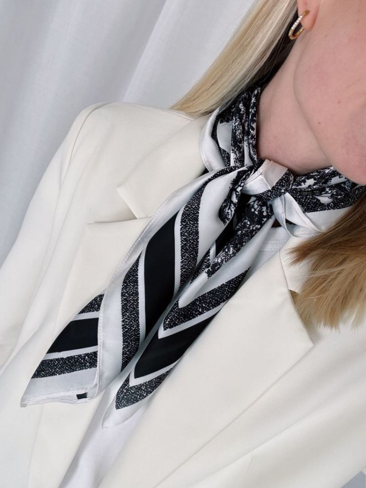Indy Silk Scarf Black