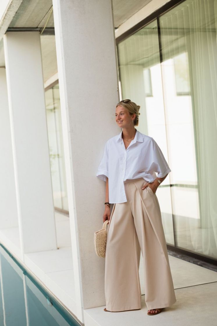 Yara Pleated Wide Leg Trouser Beige