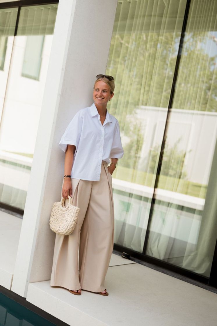Yara Pleated Wide Leg Trouser Beige