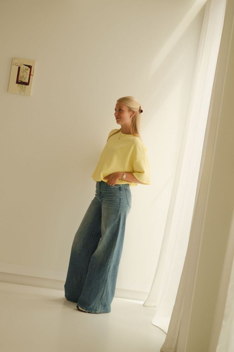 Ana Sweat Tee Yellow